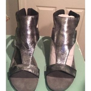 DibaTru Sandals size 9.5